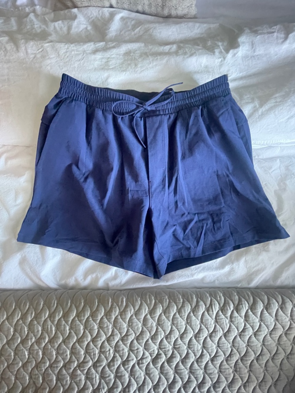 Lululemon size large men’s shorts